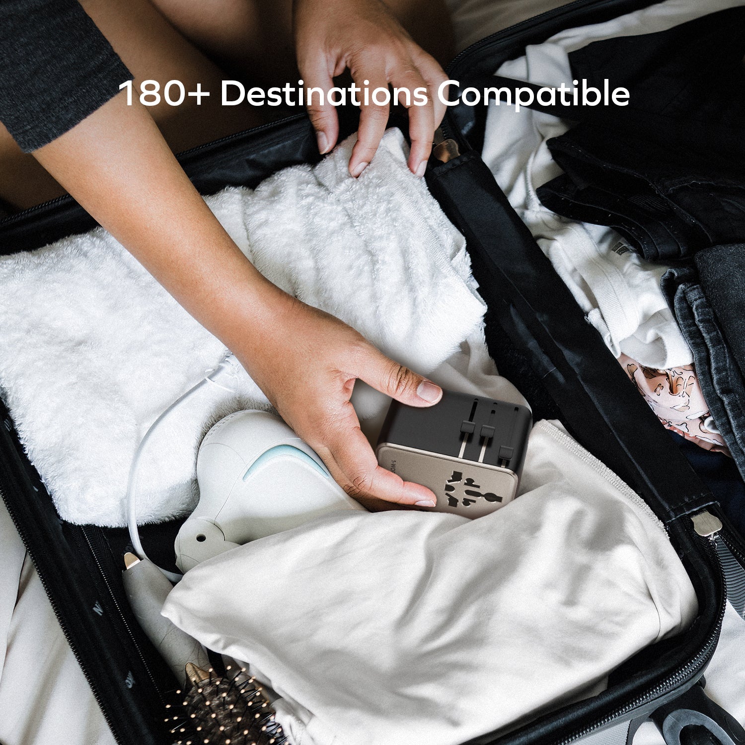 1-World²⁺  70W 伸縮充電線三接口雙 AC 旅行充電插座